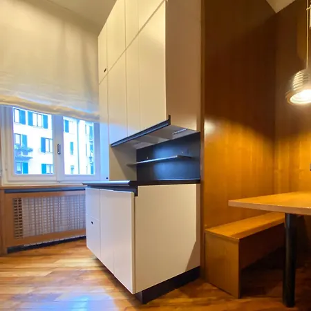 Quadrio Grand - Parking Space&garden Milano