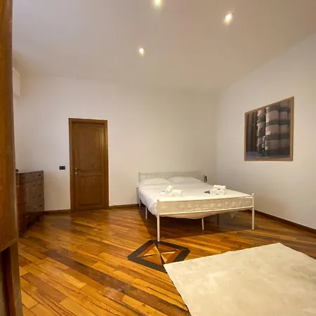 Quadrio Grand - Parking Space&garden Villa Milano
