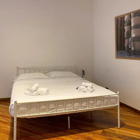 Villa Quadrio Grand - Parking Space&garden Milano